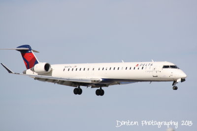 Canadair Regional Jet CRJ-900 (N907XJ)