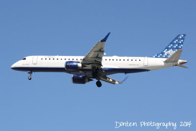 Embraer 190 (N265JB) Blue Streak