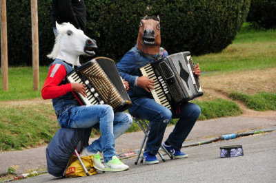 Anonymous(?) accordeon playes