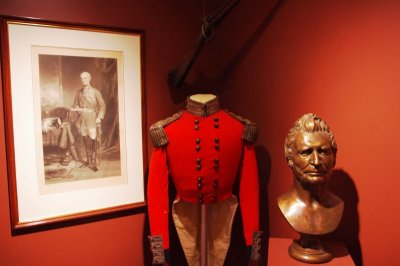McDonald's British Army Uniform - Wool - 1838 - Chateau Ramezay Museum.jpg