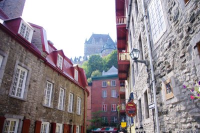 Chataeu Fronteac from Rue du Cul de Sac.jpg