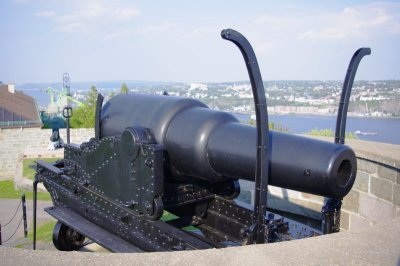 Large Cannon Gun - Citadelle of Quebec.jpg