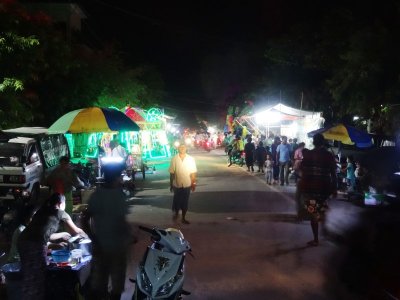 Saturday Night Street Fair in Mandalay (7).jpg
