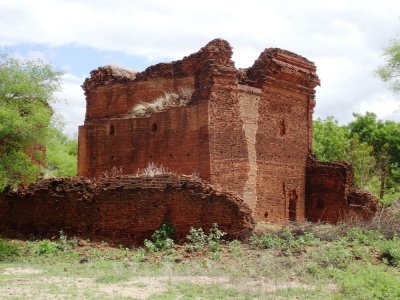 Crumbling and Attempted Restoration - Nanda Pyin Nya Temple.jpg