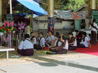 Group at Bu Paya - Old Bagan.jpg