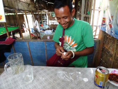 Drinking with the Local Boat Drivers - Indein Village.jpg