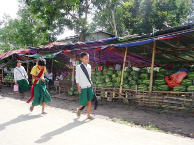 School Children Returning Home - Nyaungshwe (7).jpg