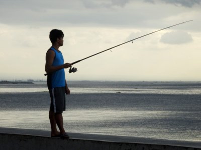 Fisherman on Manila Bay.jpg
