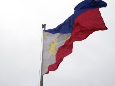Flag of the Philippines - Tatlong Bituin at Isang Araw - Rizal Park.jpg