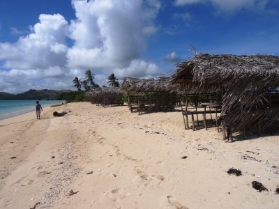 Huts - Cotivas Island.jpg