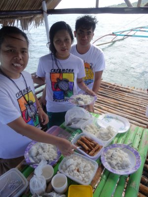 Lunch in Hut - Manlawi Sandbar (2).jpg