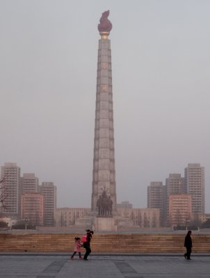 Juche Tower 주체사상탑 from Kim Il-Sung Square 김일성광장