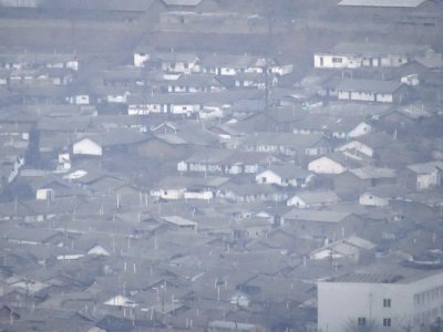 Local Housing - Songto-guyok - Pyongyang.jpg