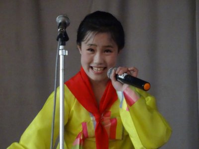 Singing Performance in Jeogori and Chima - 강반석고급중학교 - Kang Pan-sok (5)