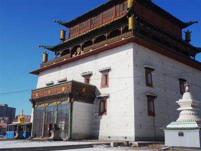 Main Temple - Magjid Janraisig Sum - Gandantegchinlen Monastery (1).jpg
