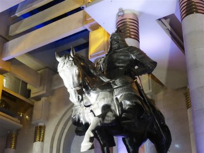 Statue of General Muqali to Guard Genghis Khan at Night.jpg