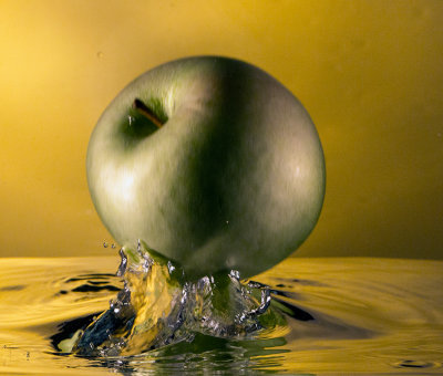 apple splash.jpg