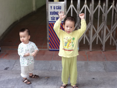  Children near the main market - Hanoi, Vietnam