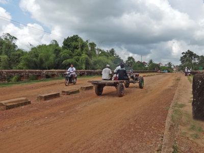 The dirt road on the Spean Praptos Bridge - connecting Angkor to Phnom Chisor, Cambodia 