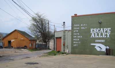 An alley near Sun Studio in Memphis, Tennessee (Sure looks like an escape alley. :-) )