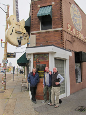 Ken, Elliott and Richard in front of Sun Studio in Memphis, Tennessee