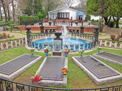 Graves of Elvis Presley and his family at Graceland - Elvis Presley's home in Memphis, Tennessee