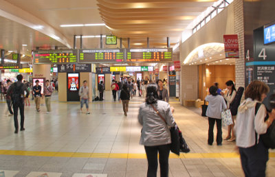 The Ueno Subway Station - returning to the Park Hotel from the Tokyo National Museum and Ueno Park (Judy is on the right side.)