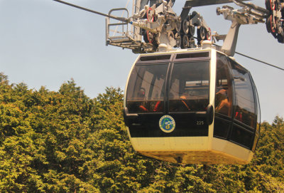 A passing cable car on the Hakone Ropeway from Togendai to the Ubako Station and then to Owakudani