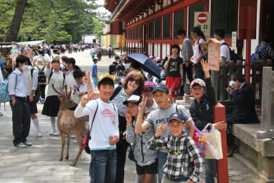 Judy with schoolchildren and deer in Nara Park