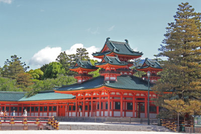 Soryu-ro Tower at the Heian-jingu Shrine in Kyoto