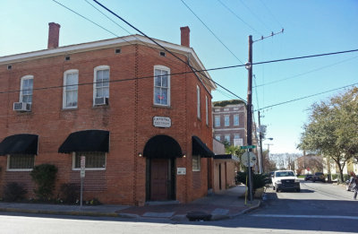 We ate an outstanding lunch here at the Crystal Beer Parlor which is a local favorite - Savannah