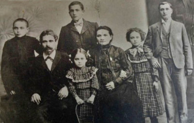 Grandpa Louis (mother's side) and his Russian family (1910)