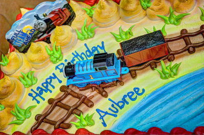 kids + cake = derailed train!