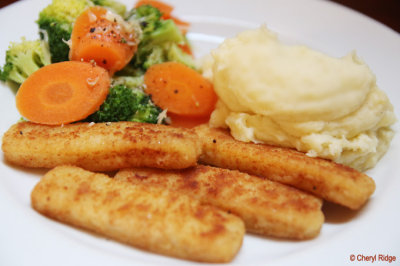 6109-fish-fingers-veg.jpg