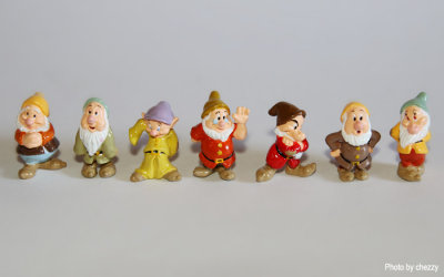 Yujin Disney Characters Seven Dwarfs stationary set