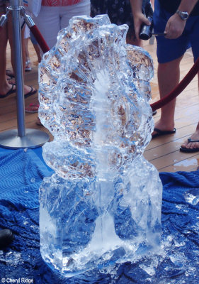 PA180011-ice-carving.jpg