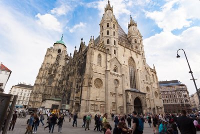 Cathdrale St Etienne et Crypte des Capucins