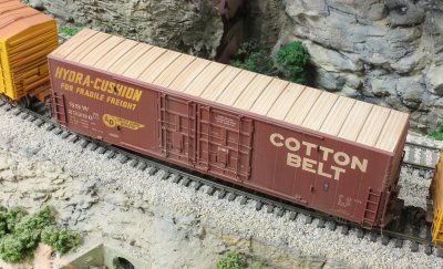 SSW23296_model top_1600.jpg