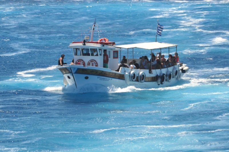 Let 's have a trip by boat.
