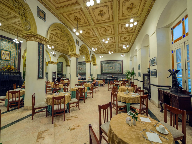 P3260869-breakfast.jpg