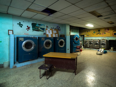 P3260845-Laundrette.jpg