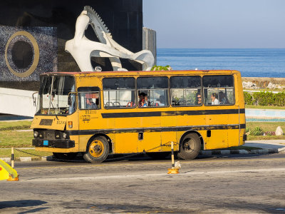 P3202154-School-bus.jpg