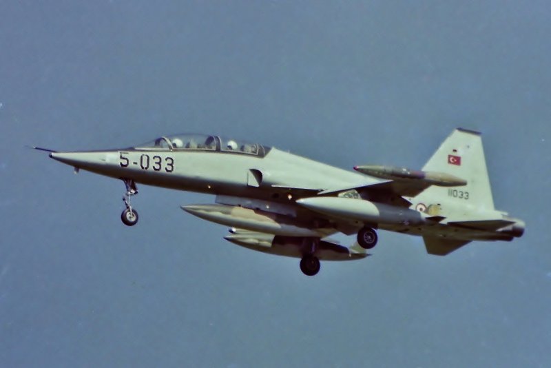 F-5B 11033
