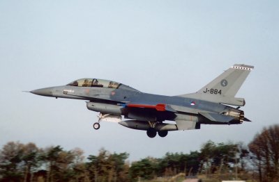 F-16B J-884 