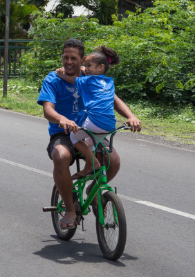 Bicyclists, Papeete (10/27/2013)