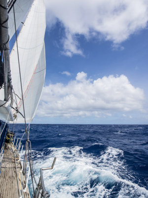 Under sail - return from Mellish Reef (4/6/2014)