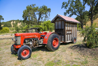 Portable Vineyard Comfort Station
