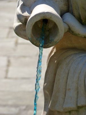 Oh no,there's something wrong with the water
Residents of parts of Lancashire on the 6/8/15 informed that they have to boil their drinking water until further notice as a parasite has entered the water supply and the water is unsafe to drink, today is the 11/8/15 and the warning is still in place although suppliers are hopeful water will be OK very shortly.
(Note the above picture is not the actual water supply mentioned but is from the local gardens where a colour( or color)has been added to a fountains supply, not sure of the reasons why).