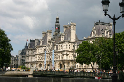Le Louvre vu de la Seine