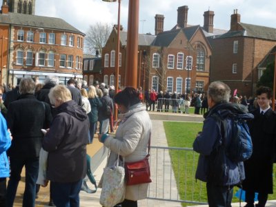 Beginning of queue to see King Richard. It took 3 hours to reach the coffin